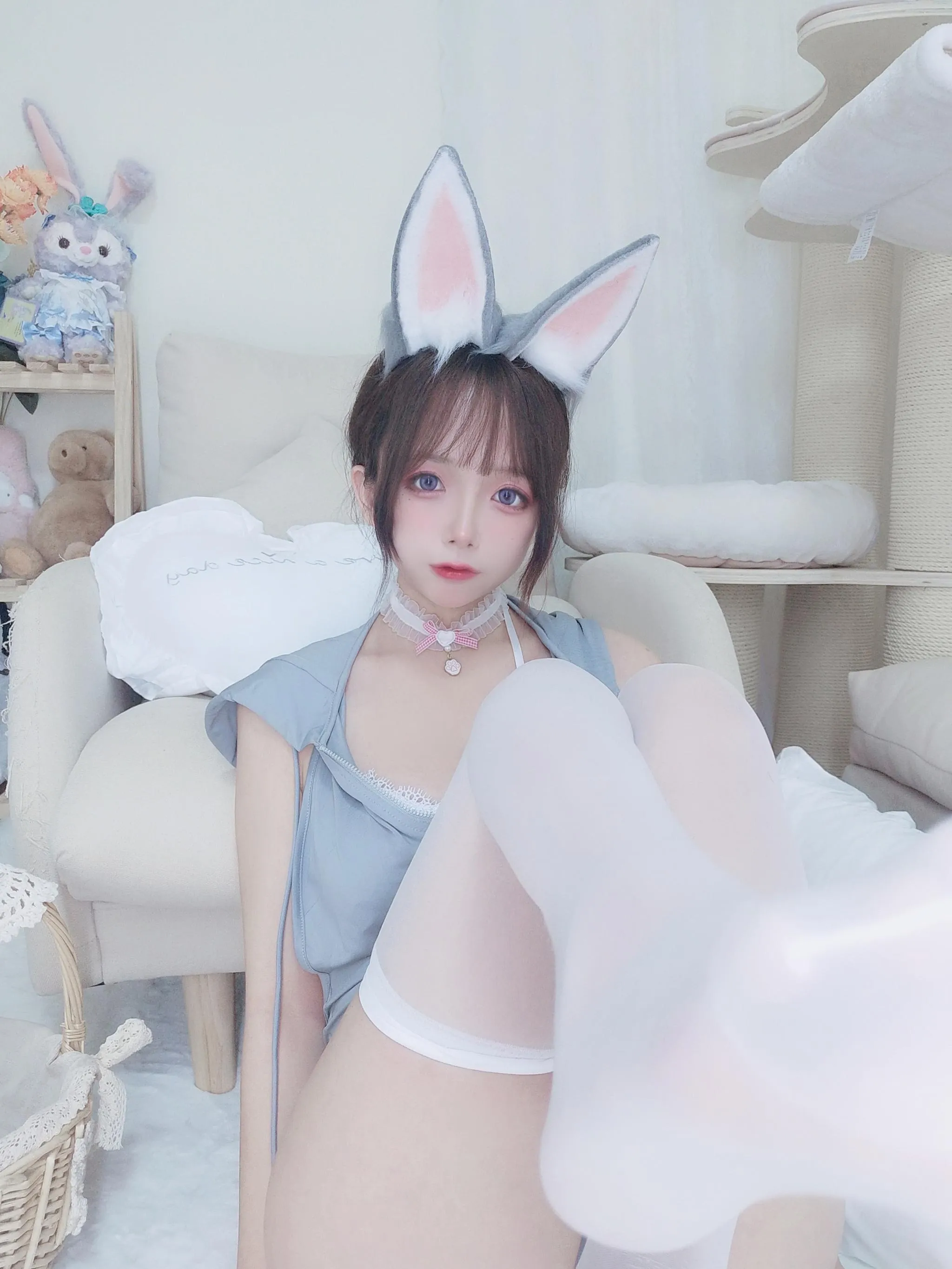 日奈娇 – NO.32 兔兔卫衣 [65P]插图2